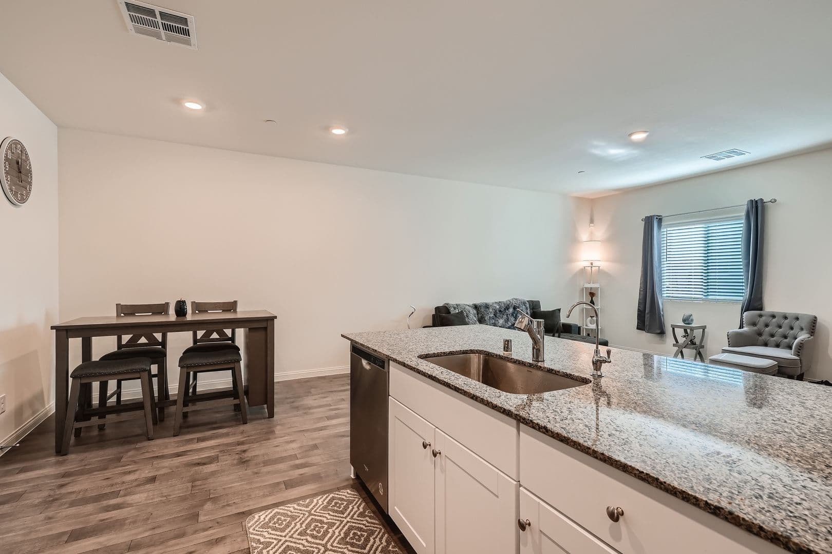 Henderson House: 527 Clearsable Ave