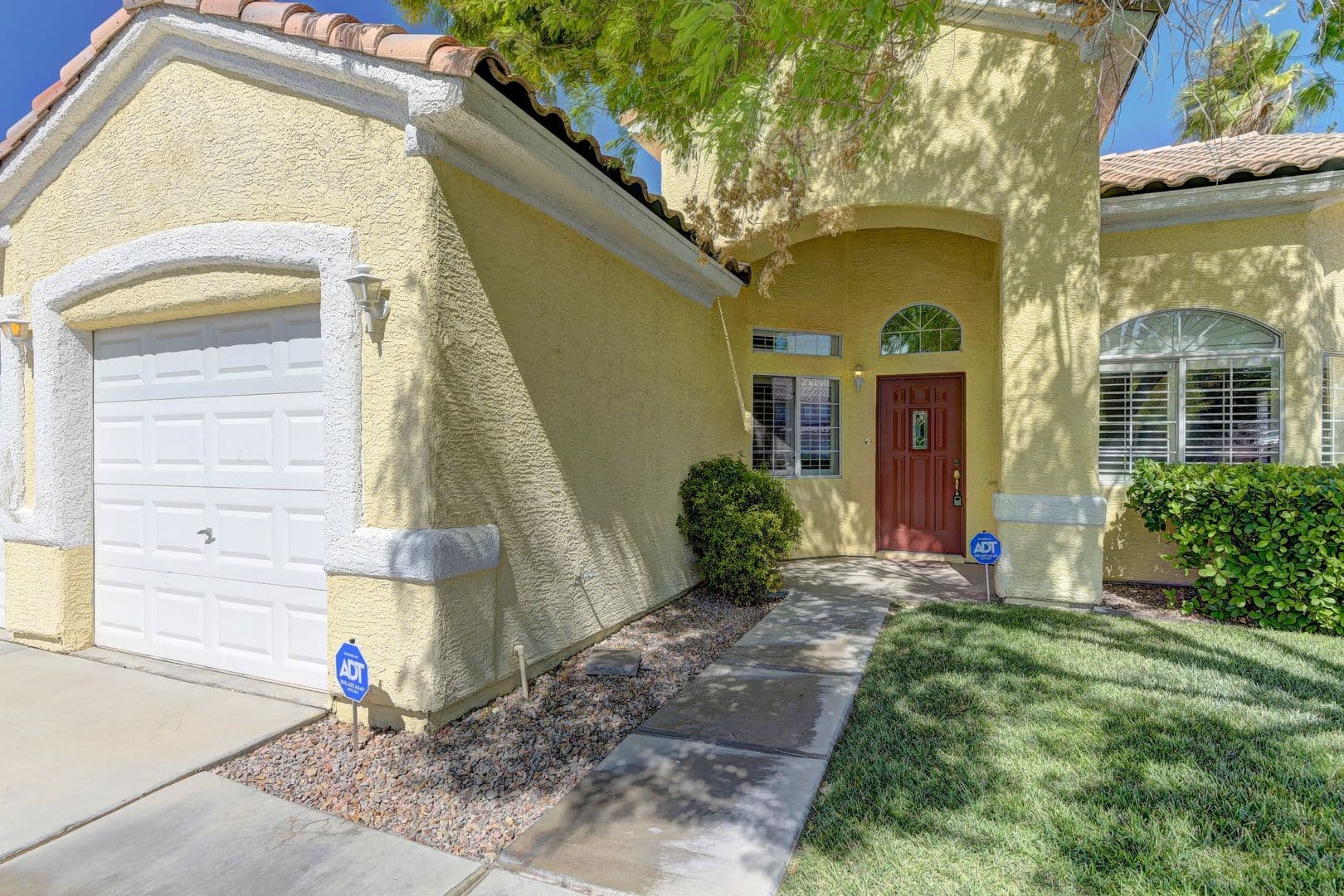 Las Vegas House: 7456 Oatman Ln