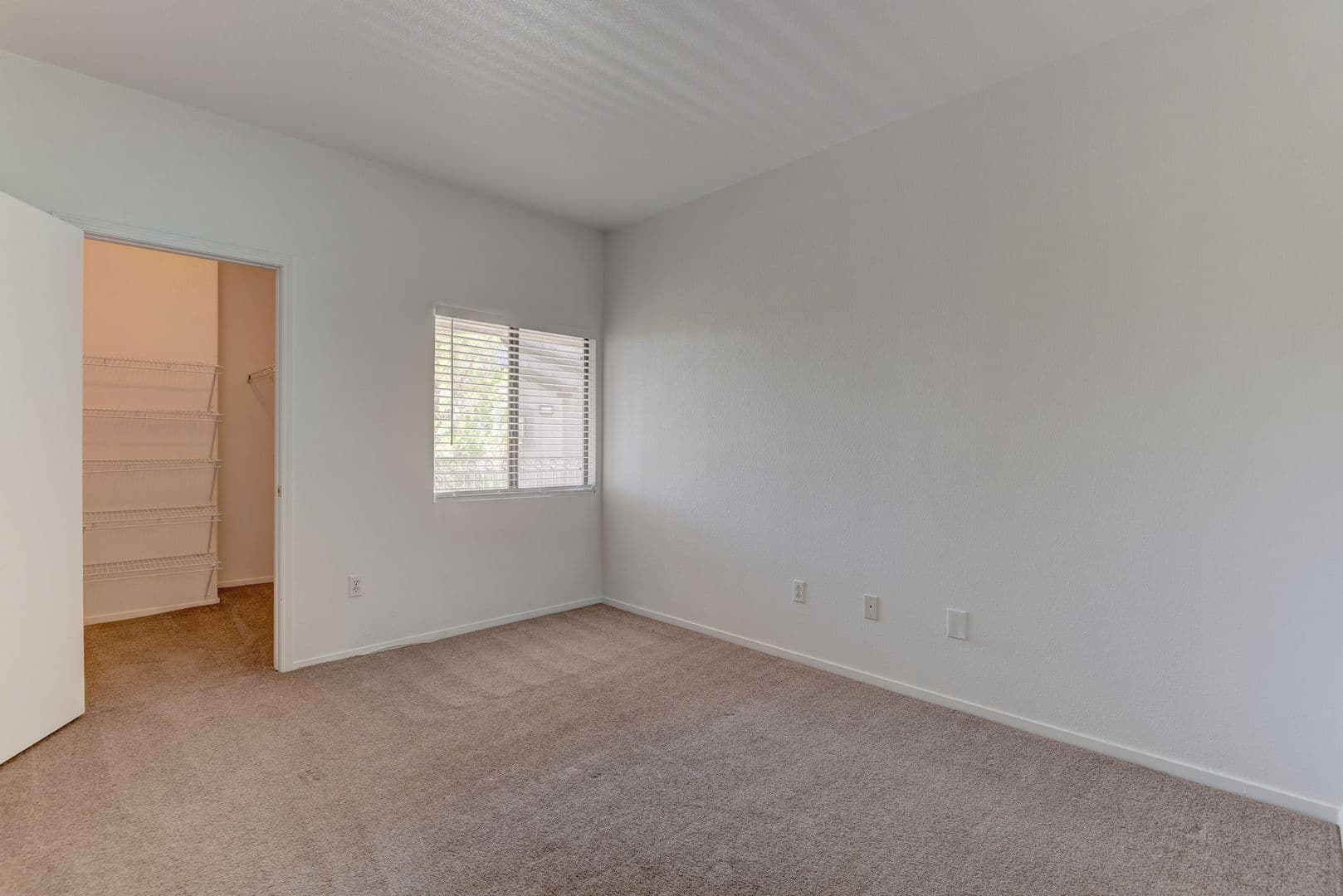Las Vegas House: 8250 N Grand Canyon Dr #2026
