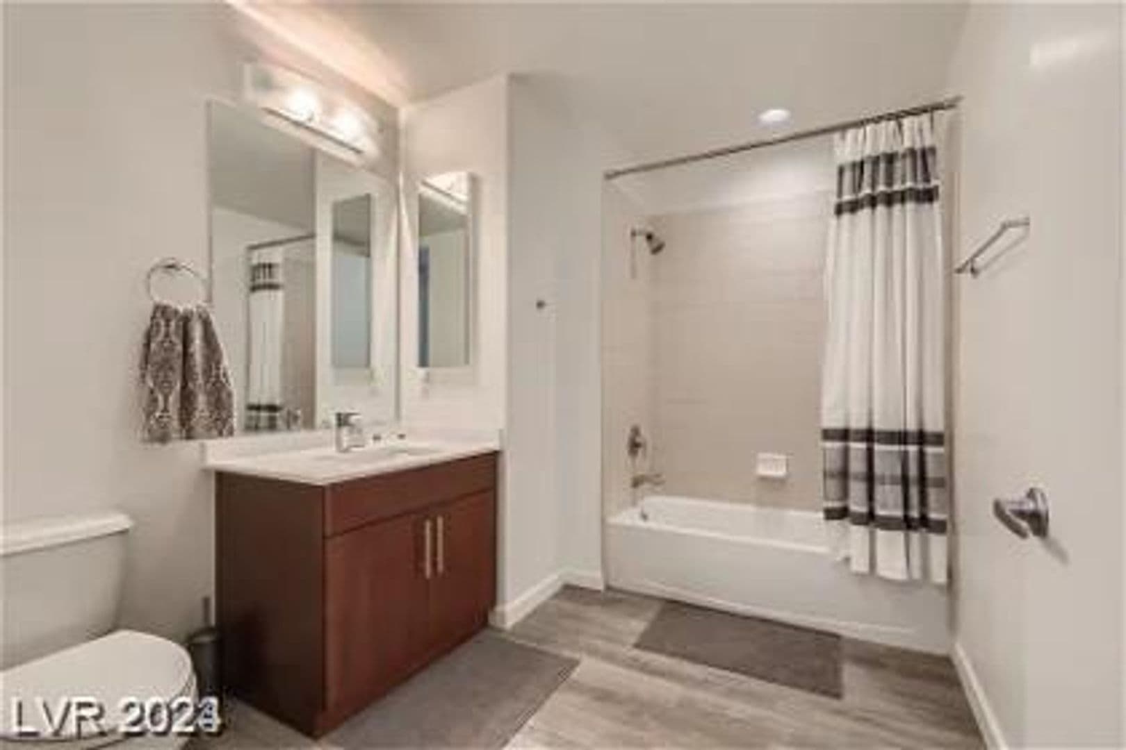 Las Vegas House: 353 E Bonneville Ave #636
