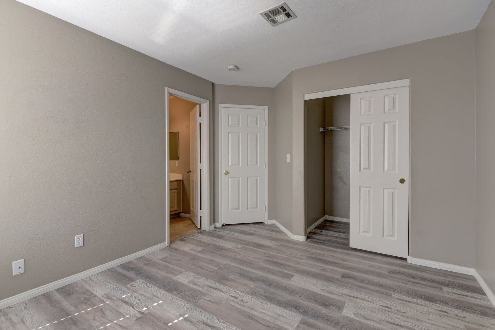 Las Vegas House: 3950 S Sandhill Rd #121