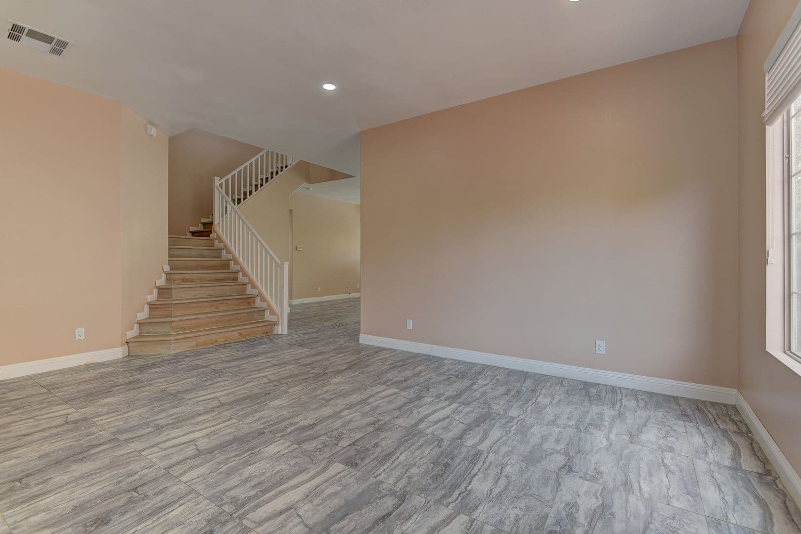 Las Vegas House: 5862 Bluthe Bridge Ave