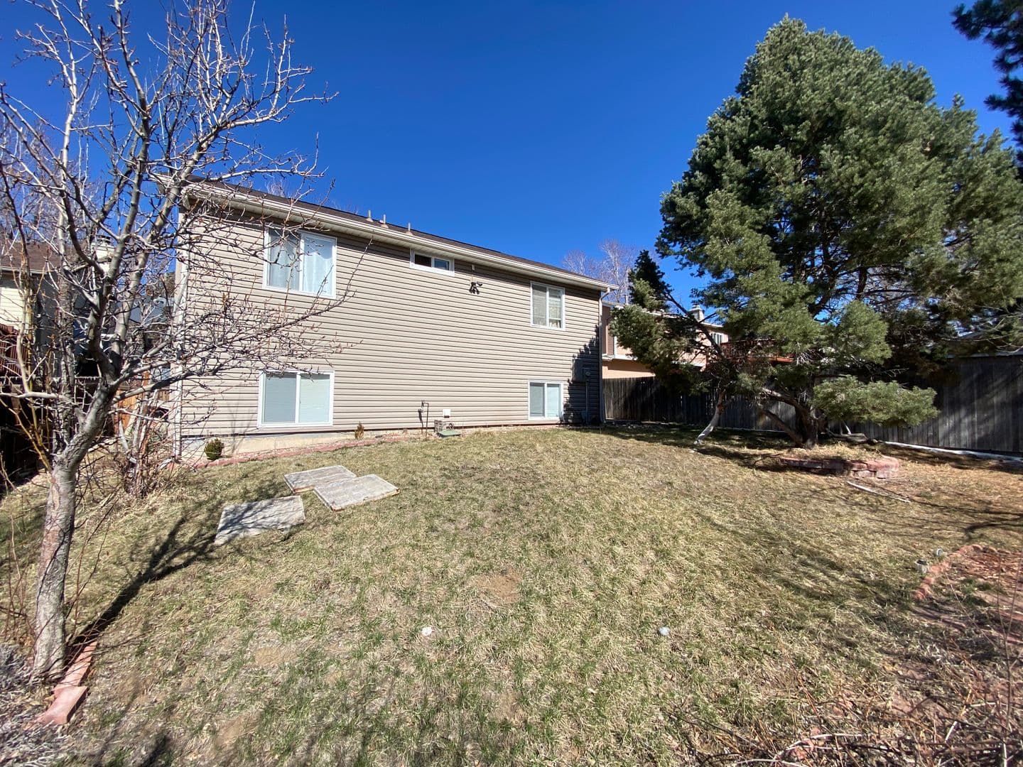 Aurora House: 18983 E Mercer Dr