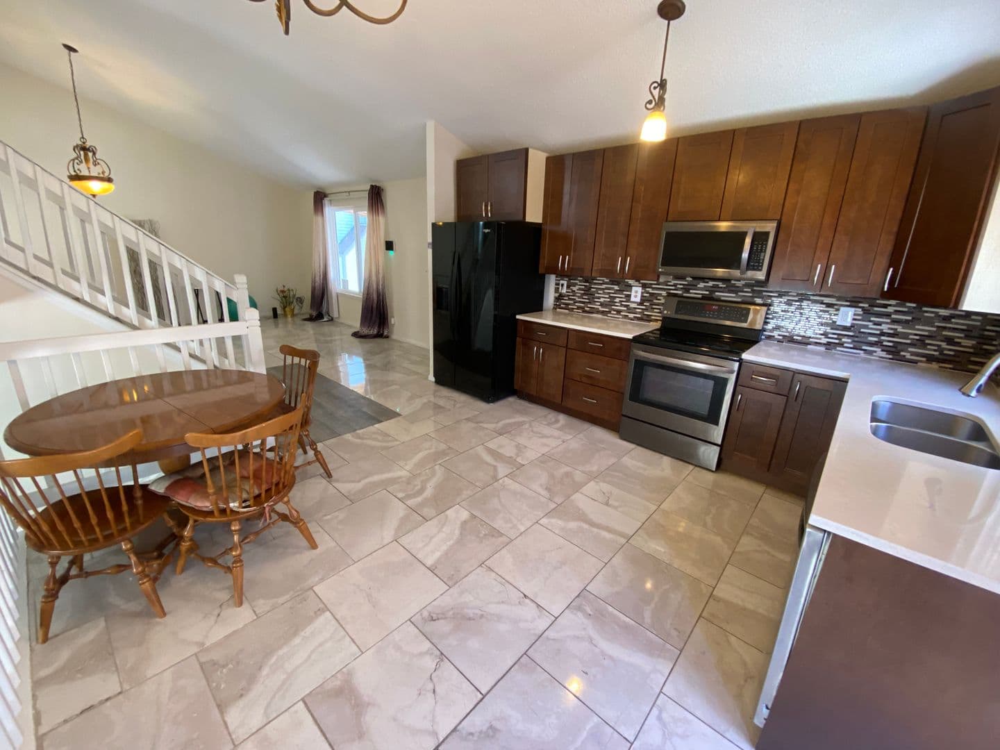 Aurora House: 18983 E Mercer Dr