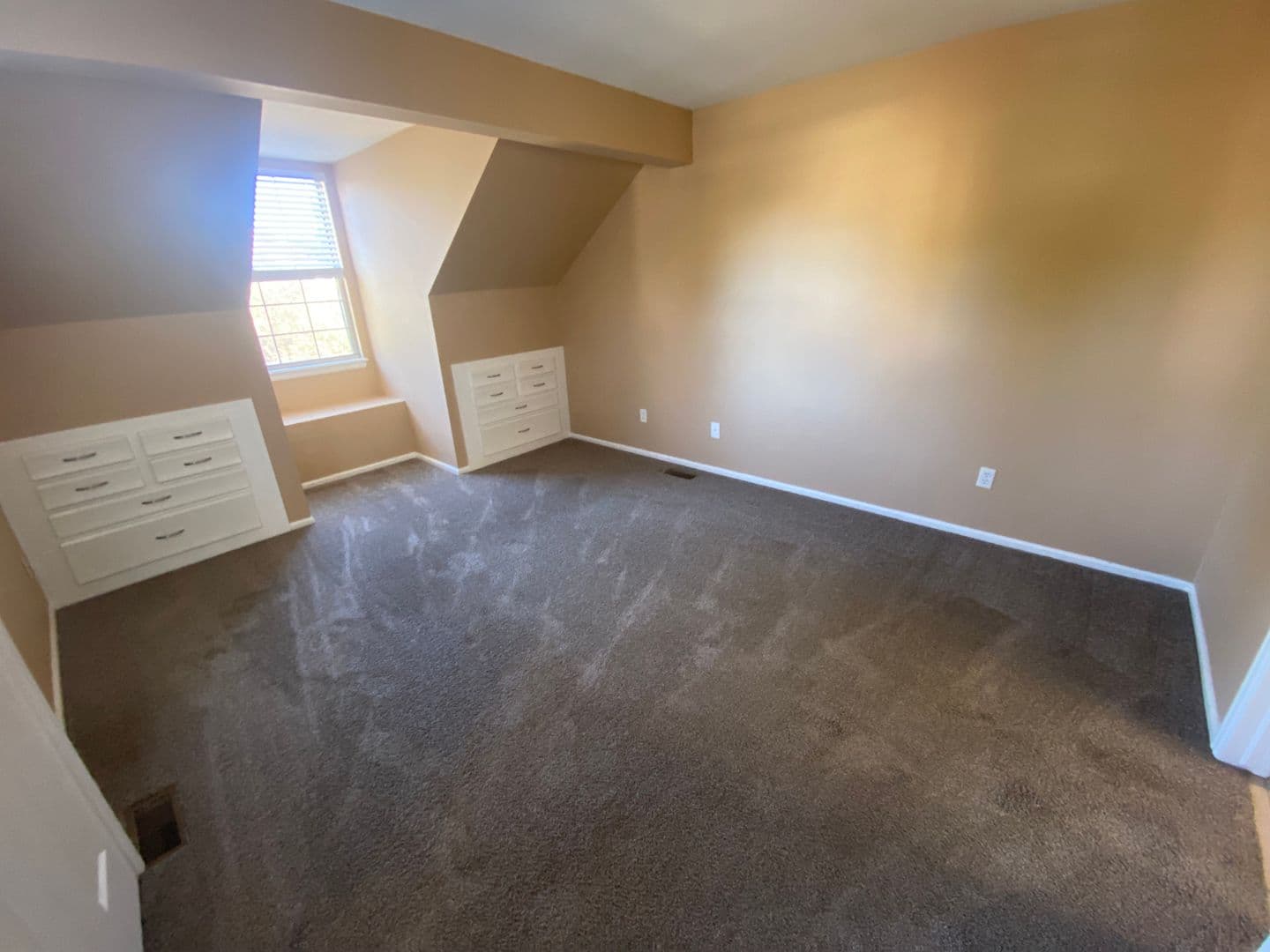 Aurora House: 13392 E Asbury Dr