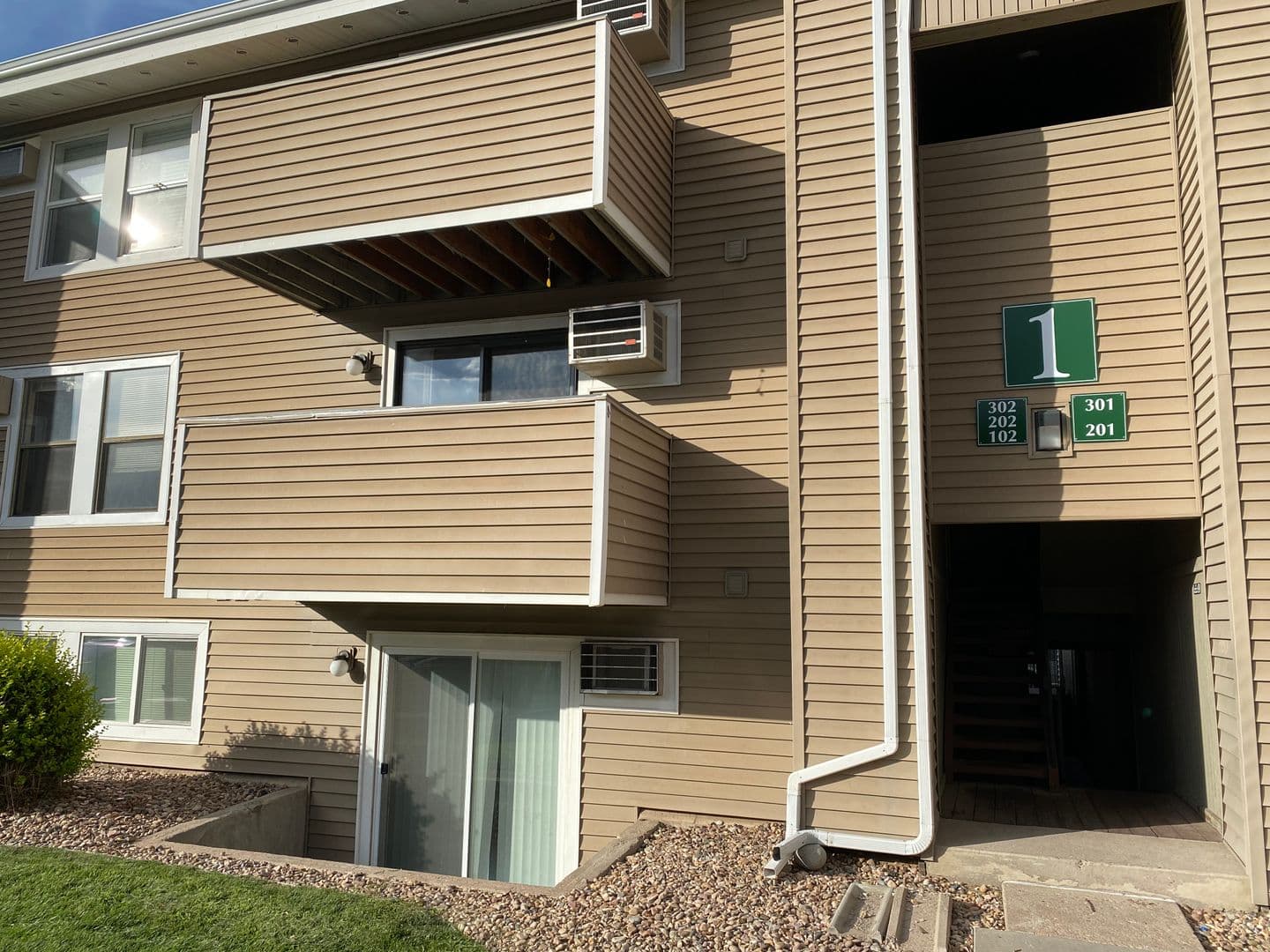 Denver House: 10150 E Virginia Ave Unit 1-202