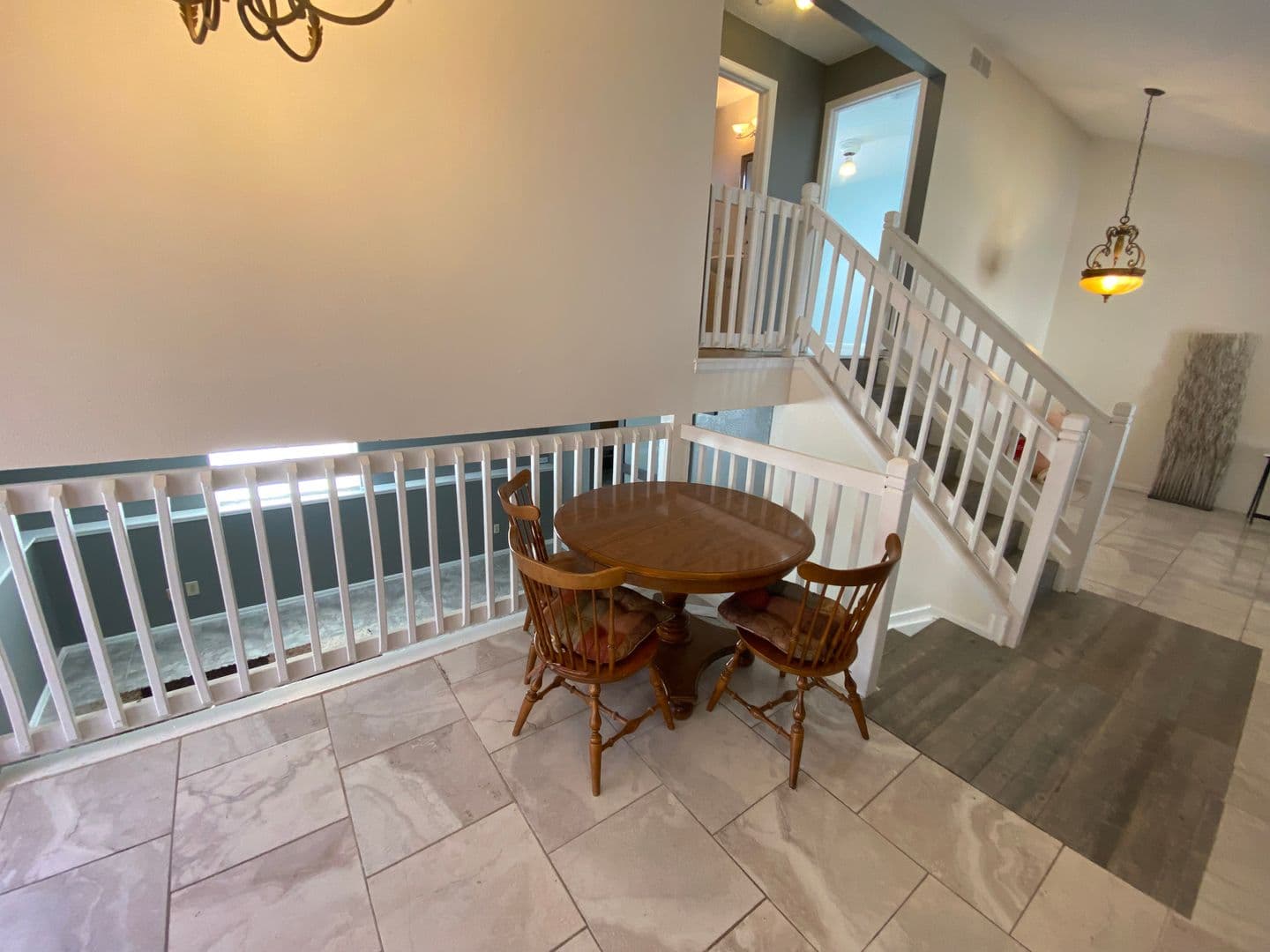 Aurora House: 18983 E Mercer Dr