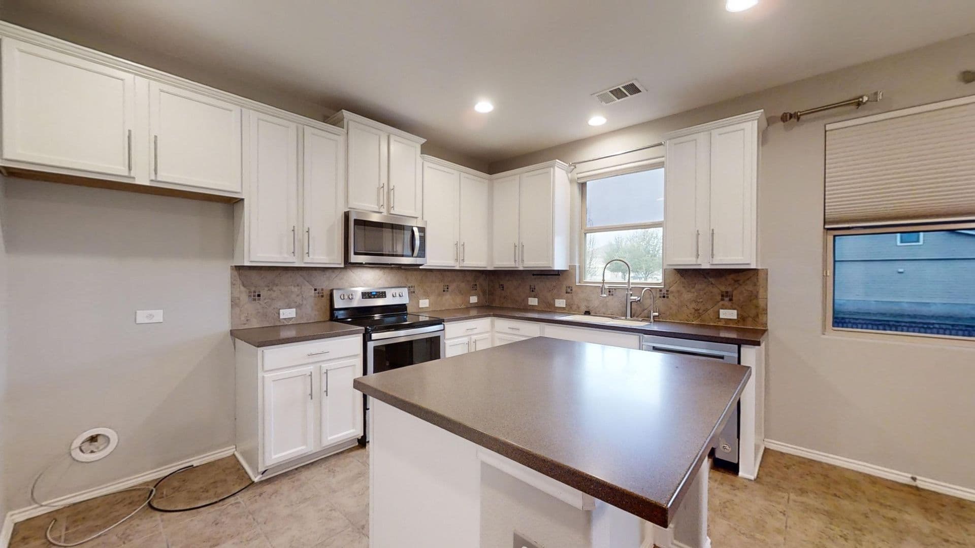 San Antonio House: 2915 Thunder Gulch