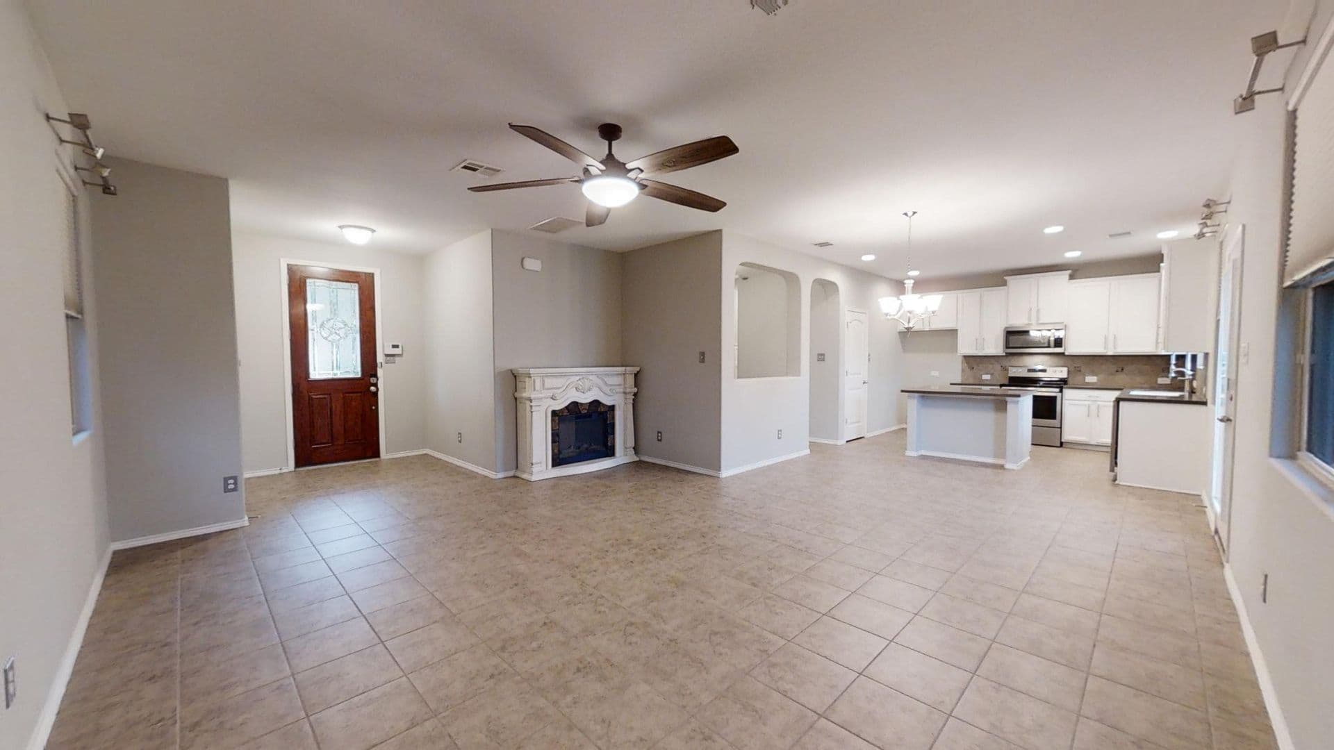 San Antonio House: 2915 Thunder Gulch