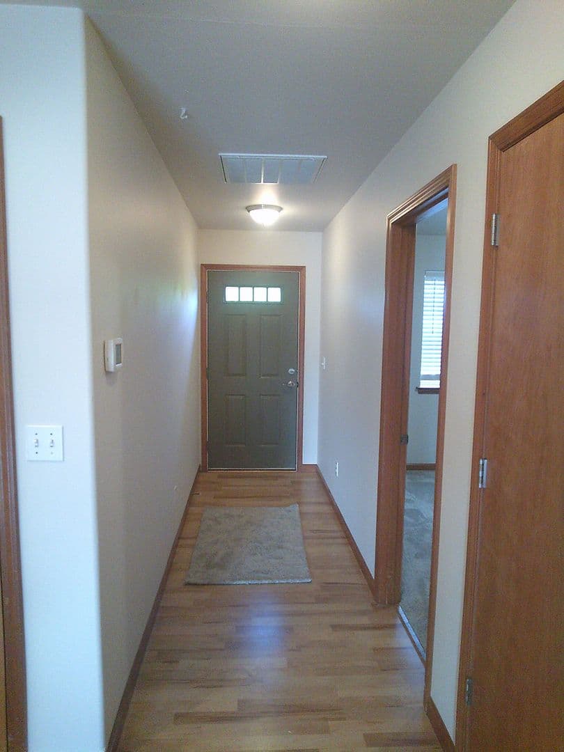 Burlington House: 703 S. Alder Street