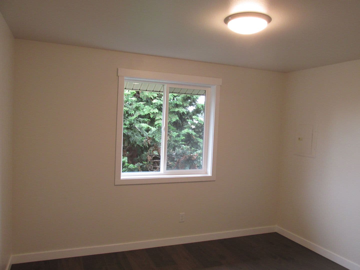Burlington Apartment: 330 N. Pine Street