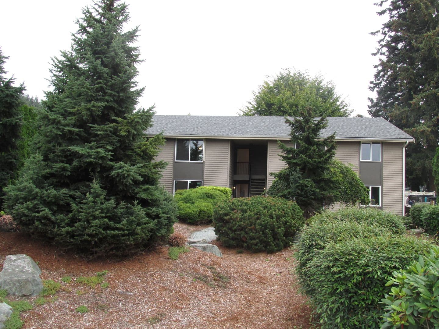 Burlington Apartment: 330 N. Pine Street
