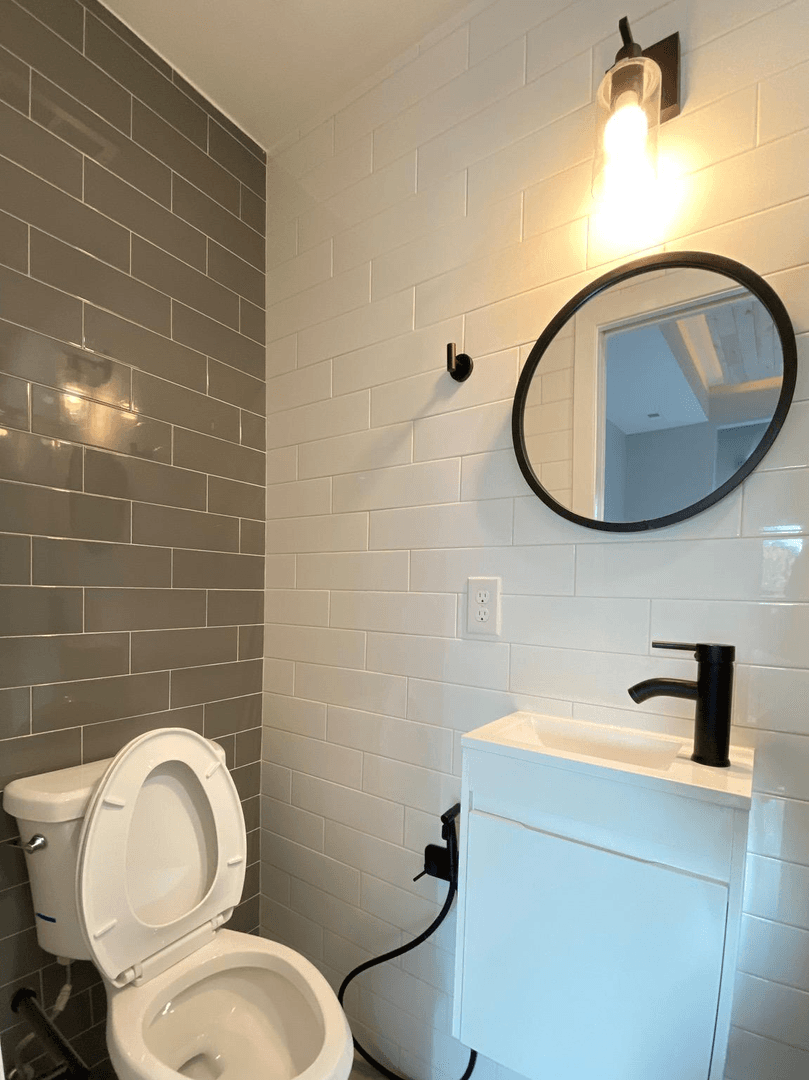 Philadelphia House: 1811 N WILLINGTON STREET