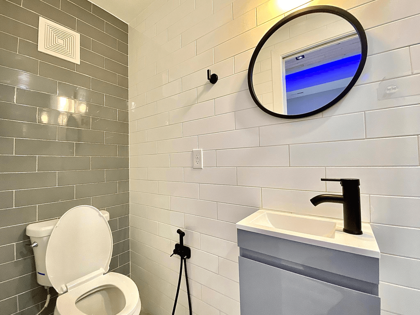 Philadelphia House: 1811 N WILLINGTON STREET