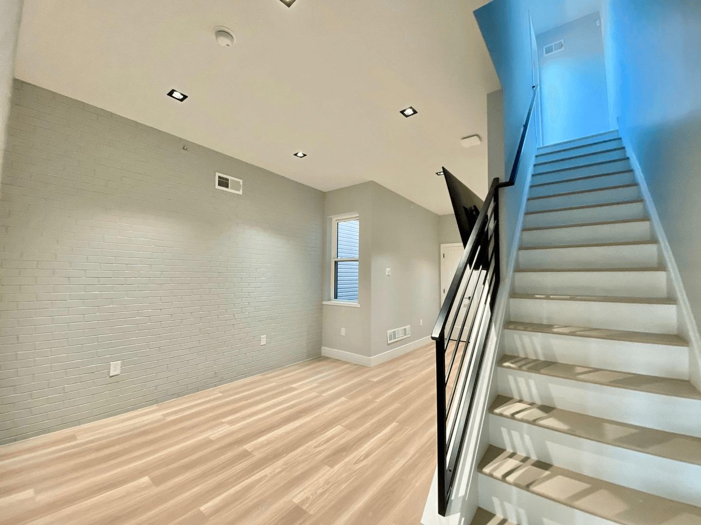 Philadelphia House: 1811 N WILLINGTON STREET