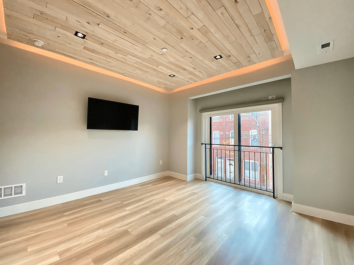 Philadelphia House: 1811 N WILLINGTON STREET