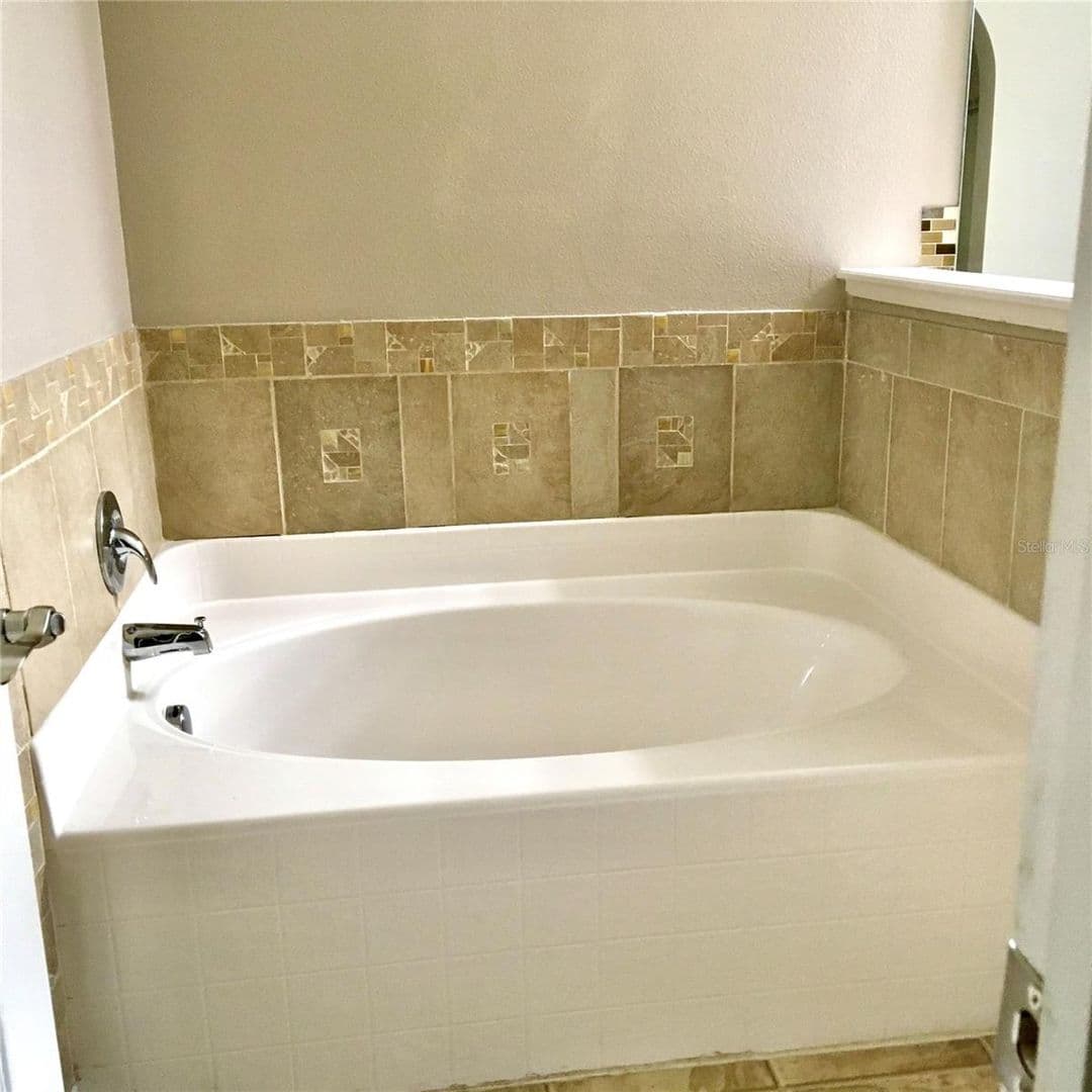 Land O Lakes House: 17010 Torvest Court