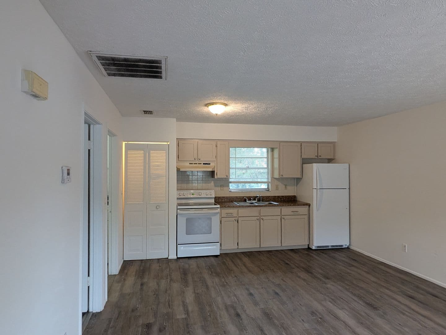 Dade City House: 37232 Clinton Avenue
