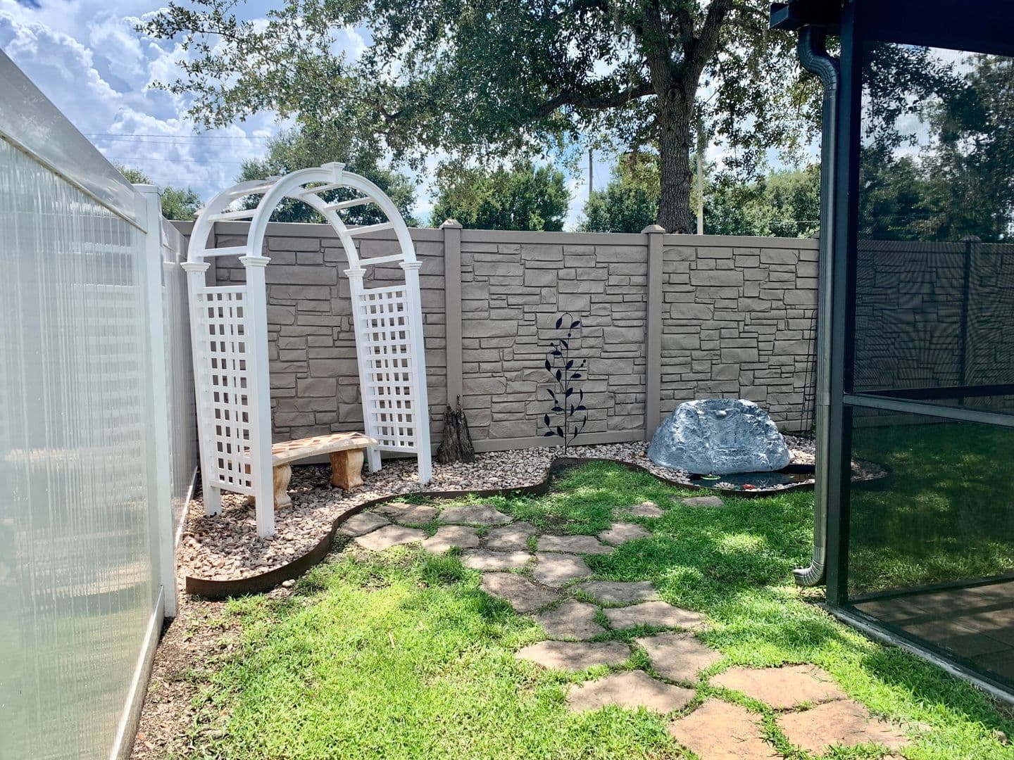 Land O Lakes House: 17010 Torvest Court