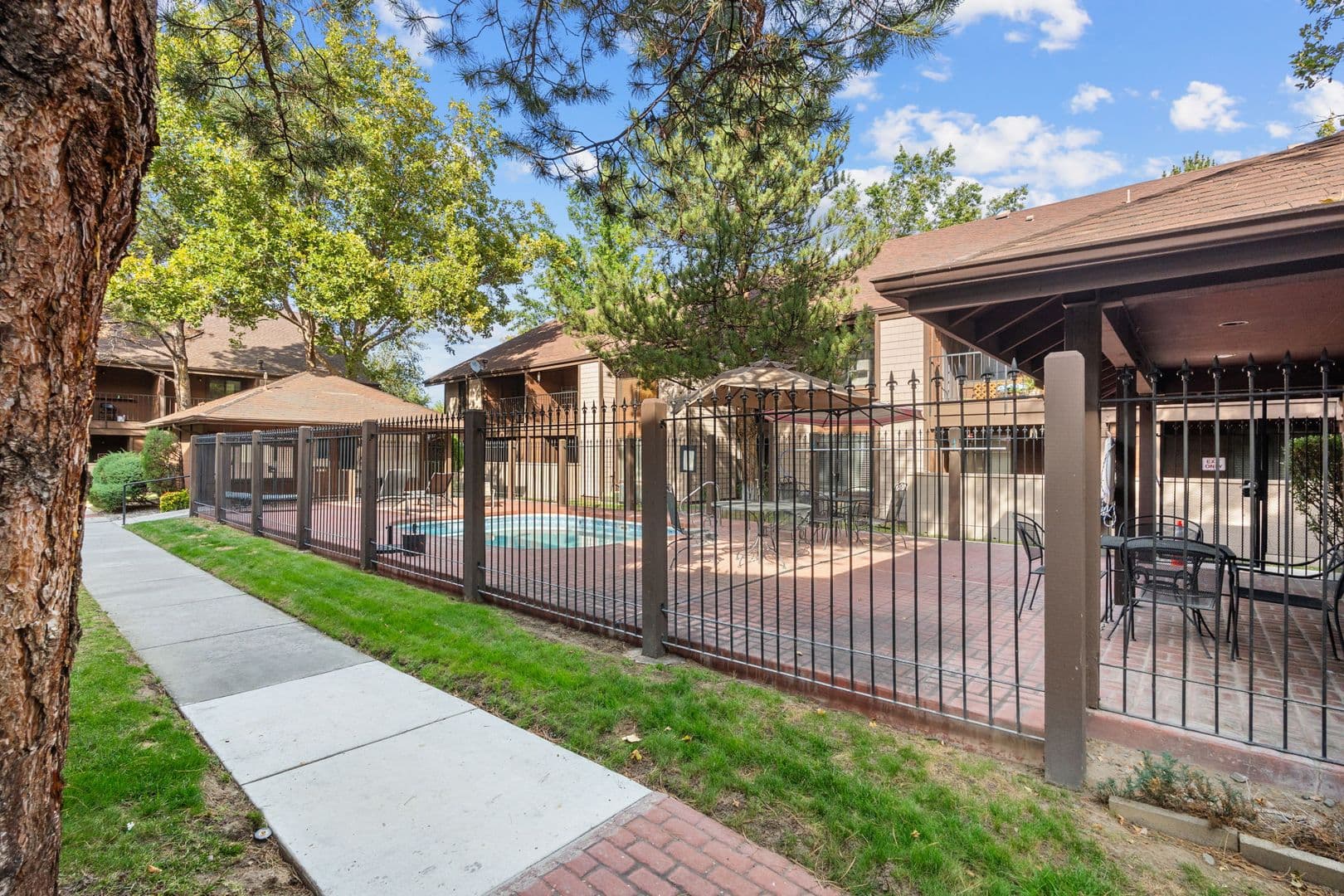 Reno Townhome: 1465 E Peckham Ln #6