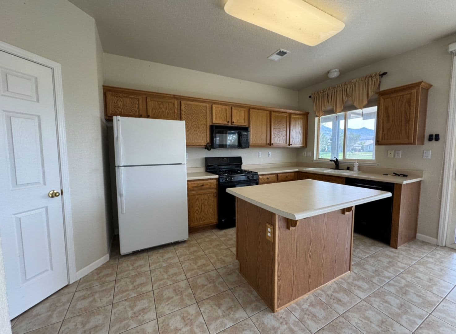 Dayton House: 395 Royal Troon Drive