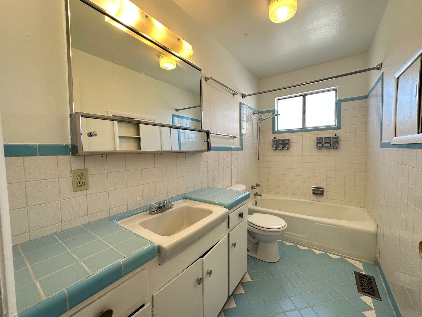 Reno House: 362 Wilson Ave
