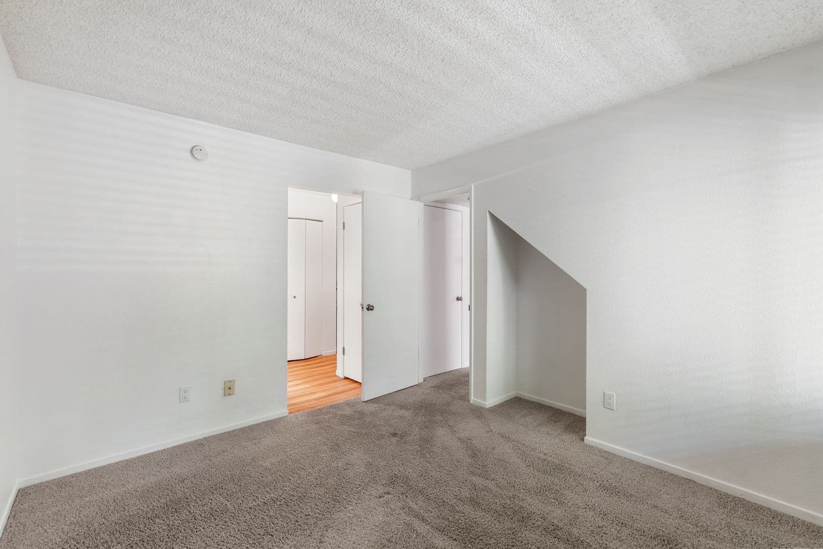 Reno Townhome: 1465 E Peckham Ln #6