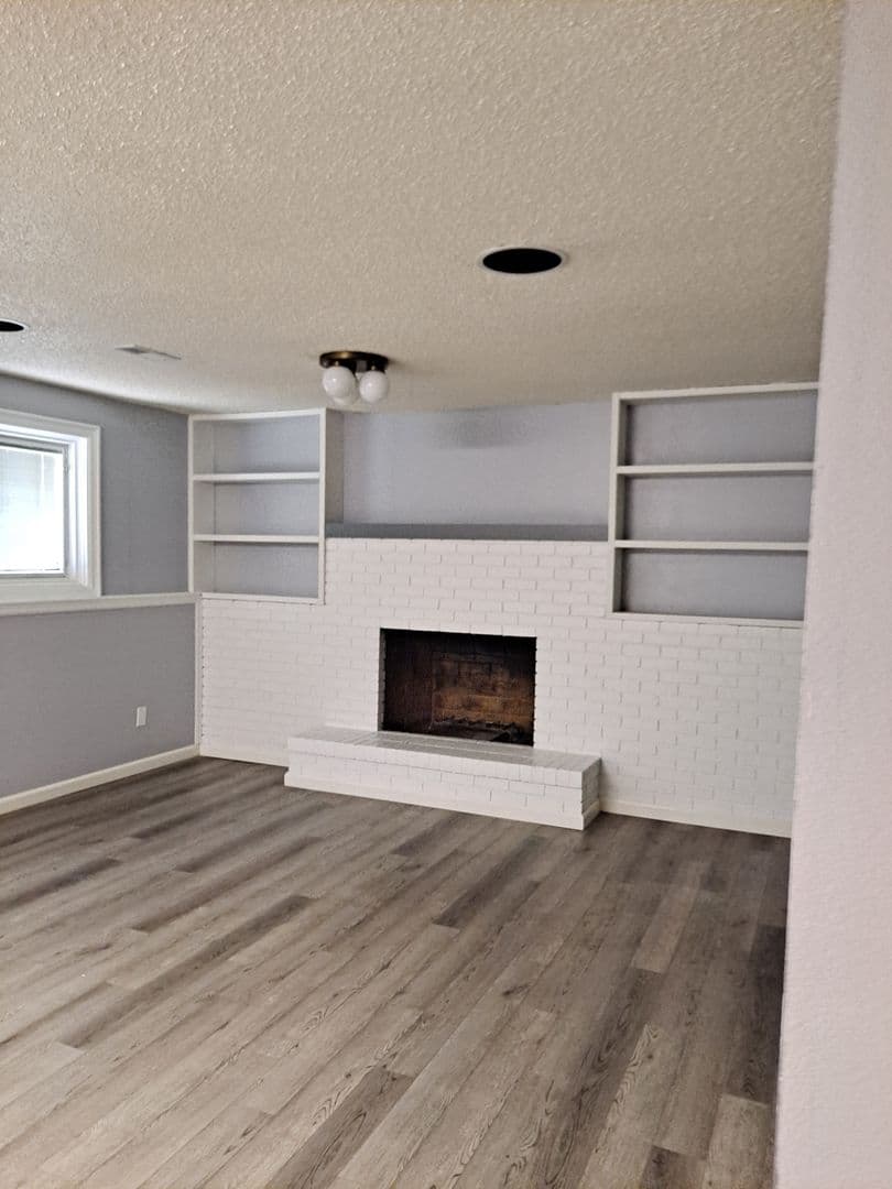 Pueblo House: 14 Kingsboro Way
