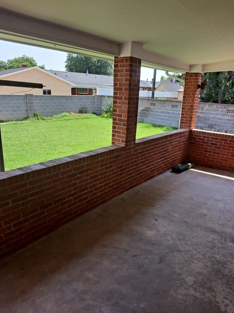 Pueblo Apartment: 1626-1628 Hollywood Dr.