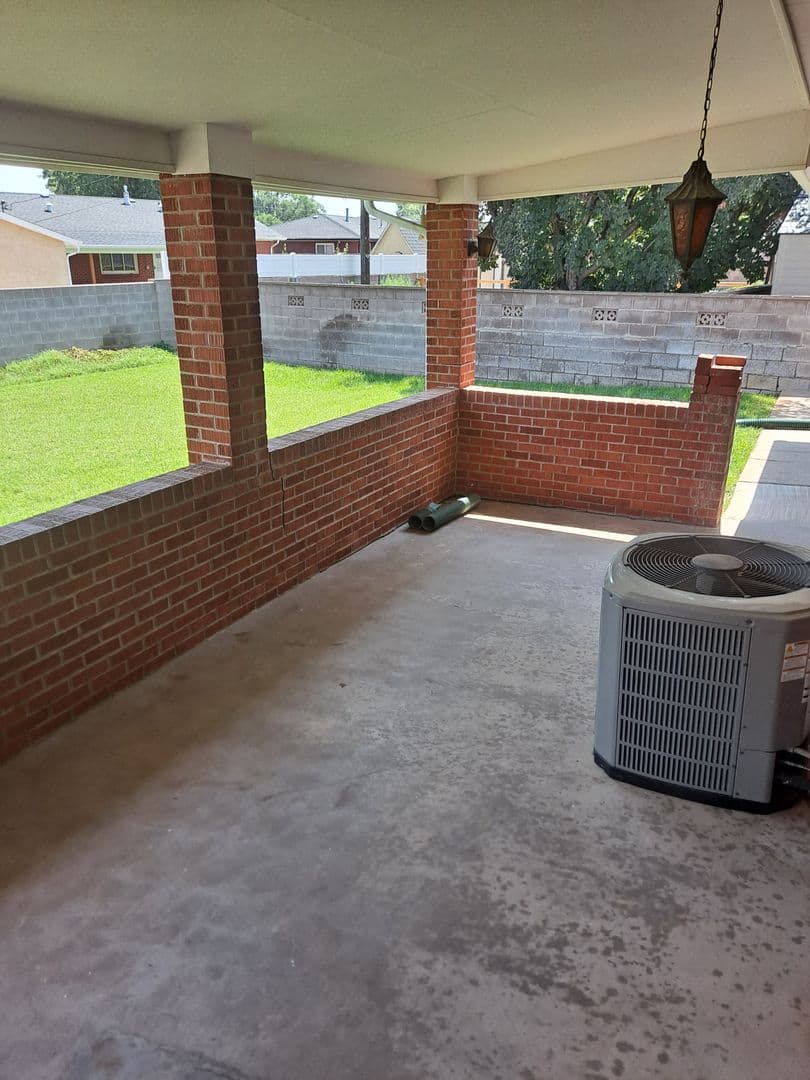 Pueblo Apartment: 1626-1628 Hollywood Dr.