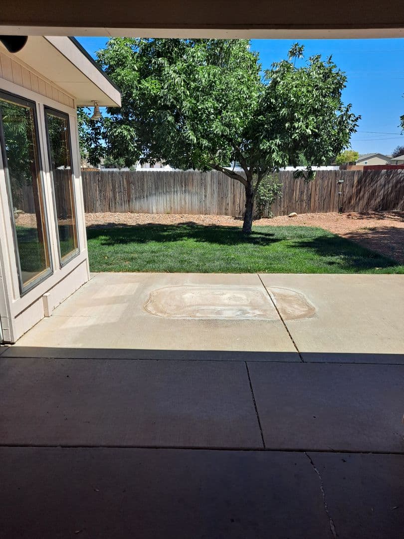 Pueblo House: 14 Kingsboro Way