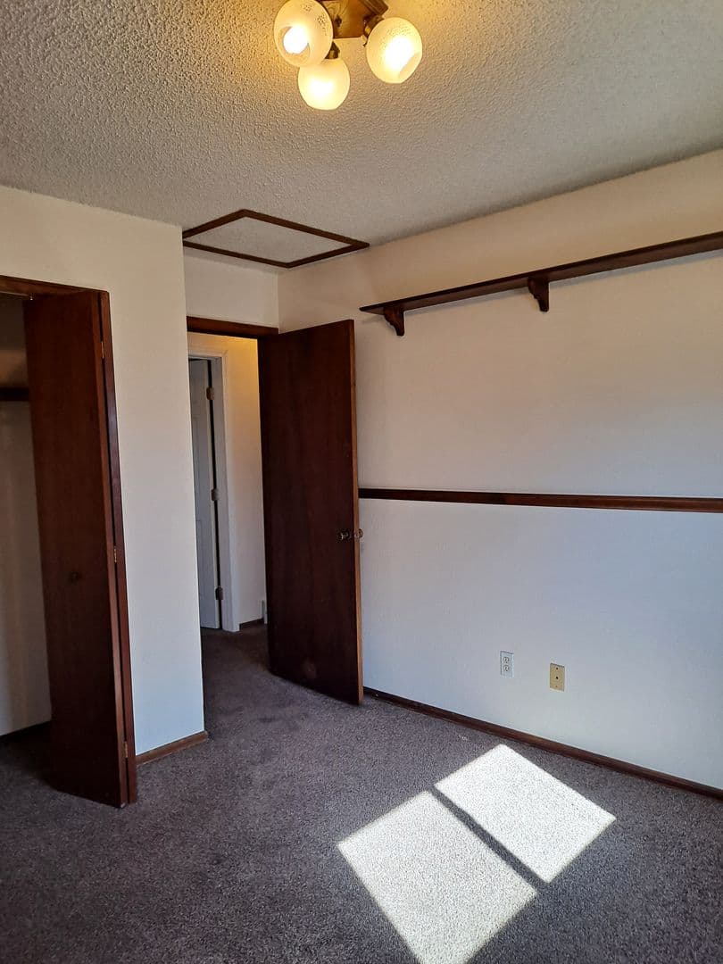 Pueblo House: 2 Carefree Ln.