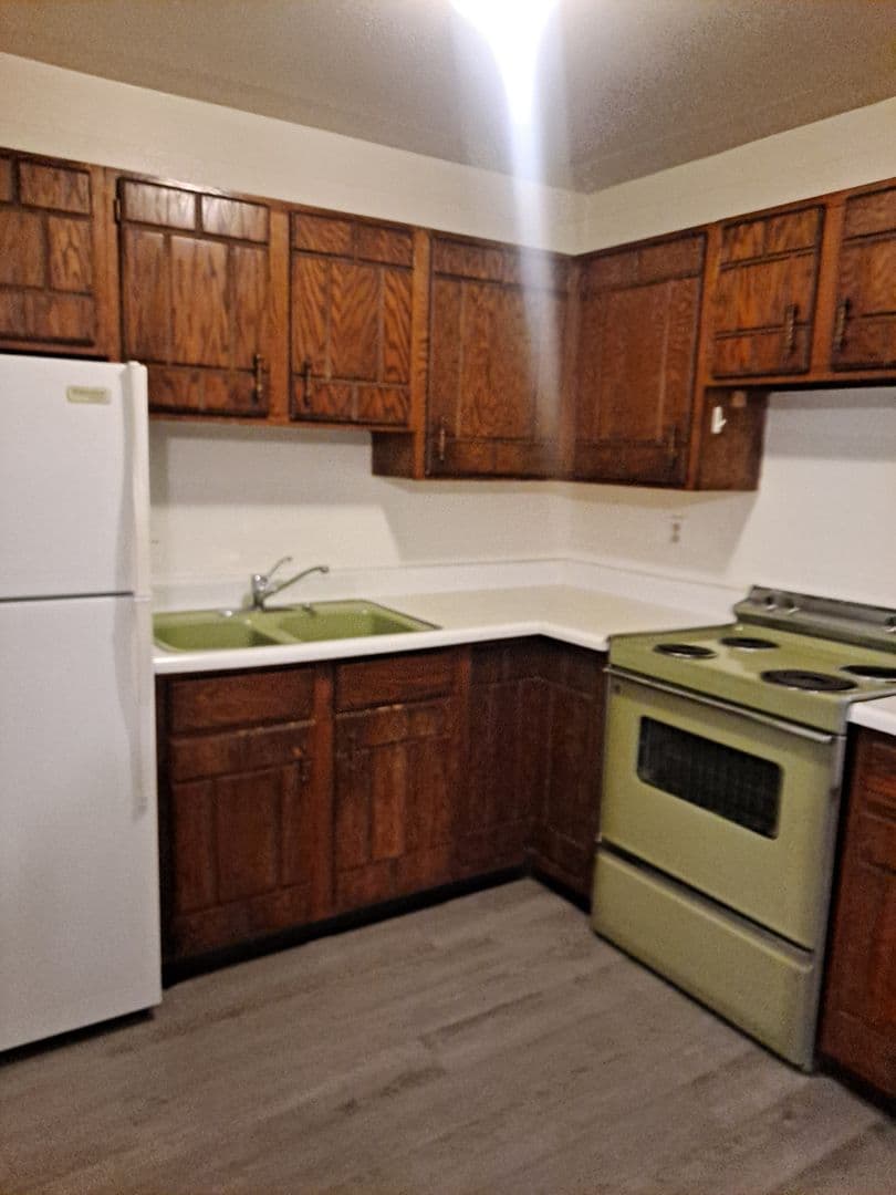 Pueblo Apartment: 1640-1650 Moore Ave.