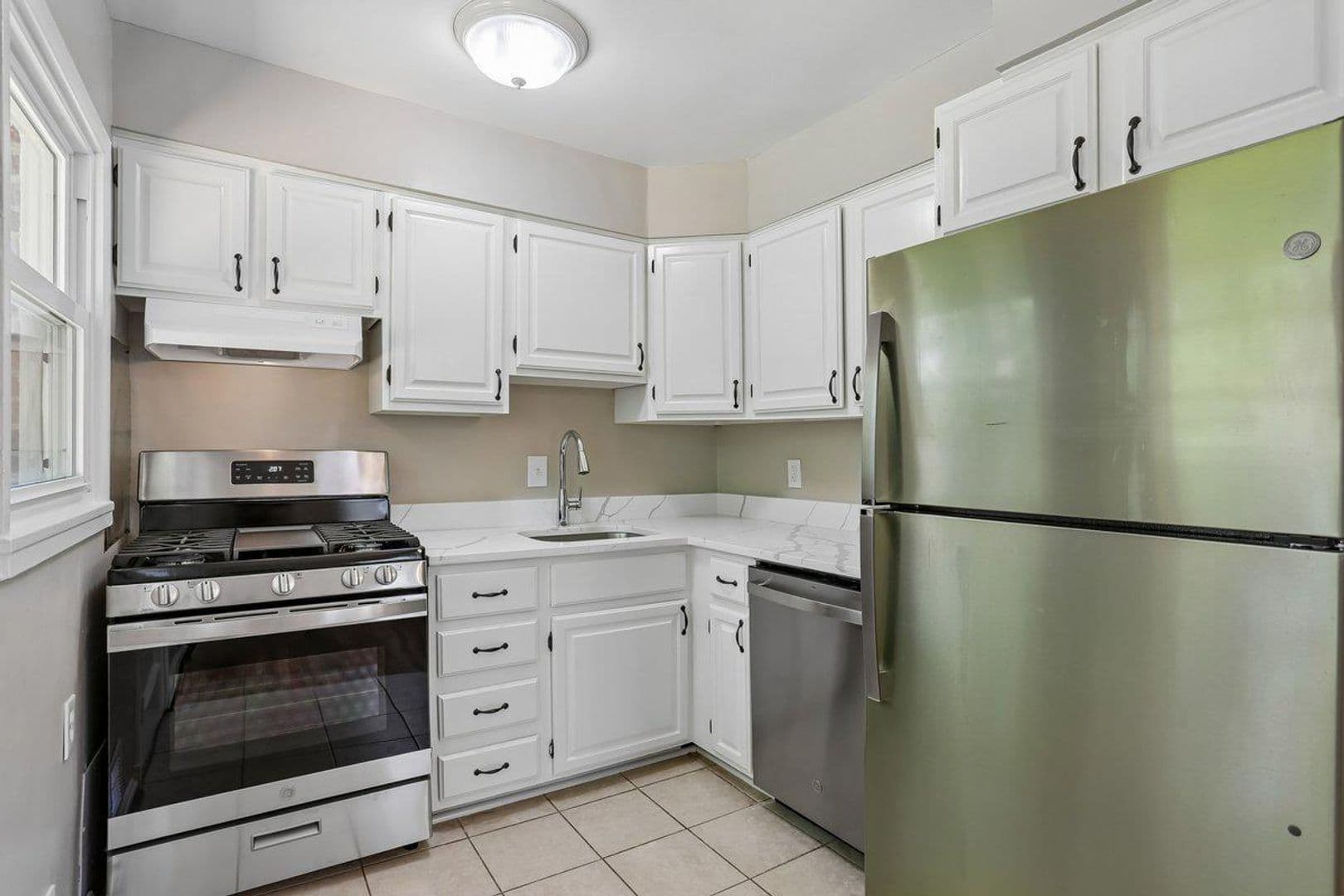 Kensington House: 11105 Stillwater