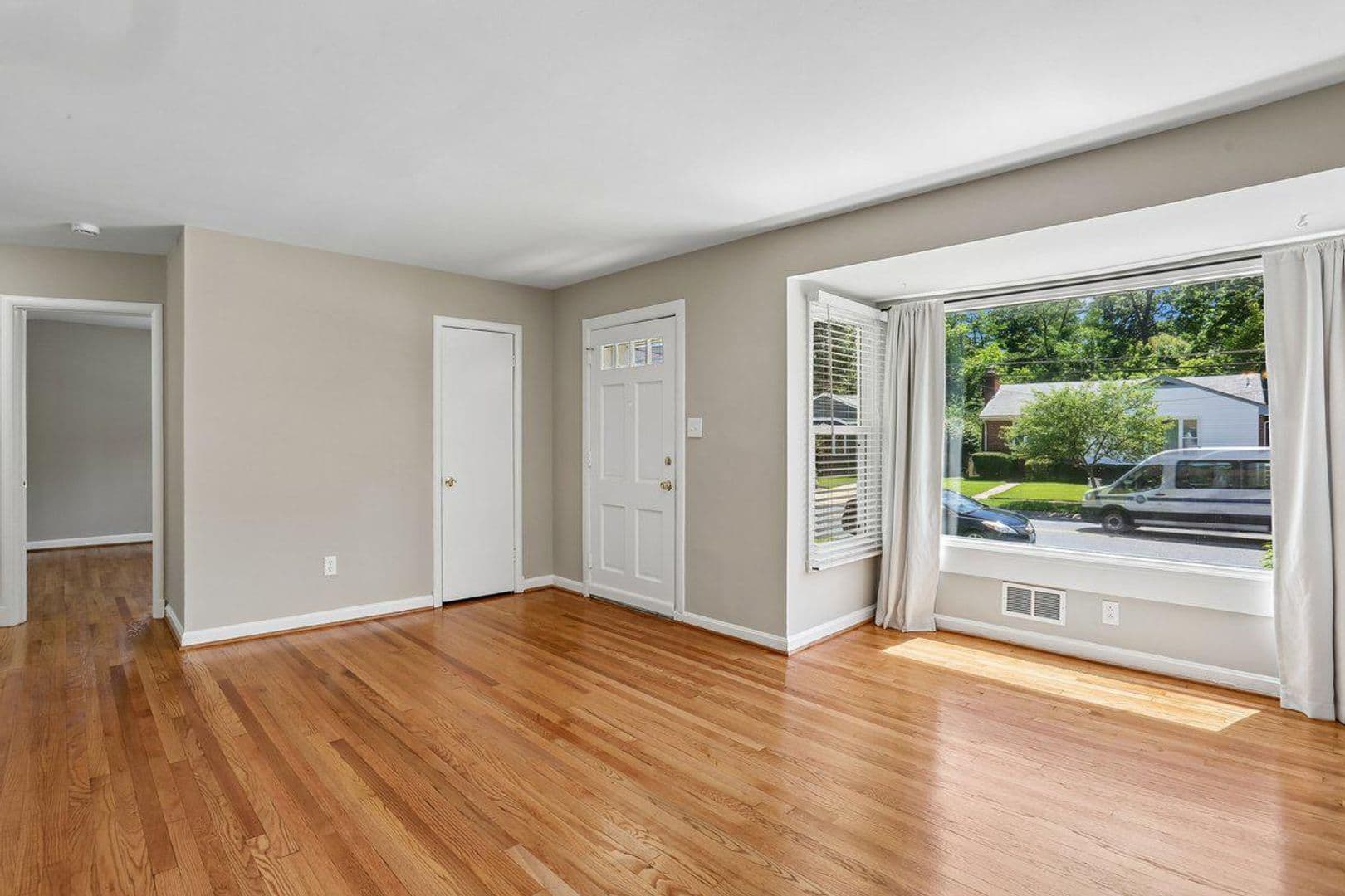 Kensington House: 11105 Stillwater