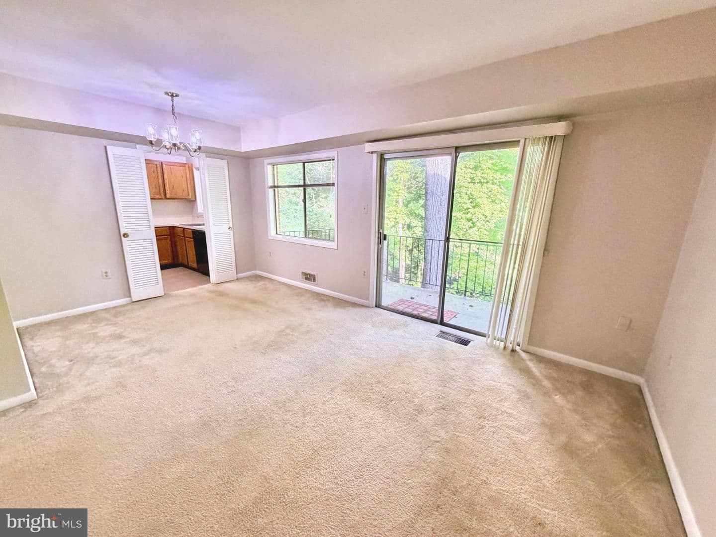 Bethesda, House: 10687 Weymouth St #103,