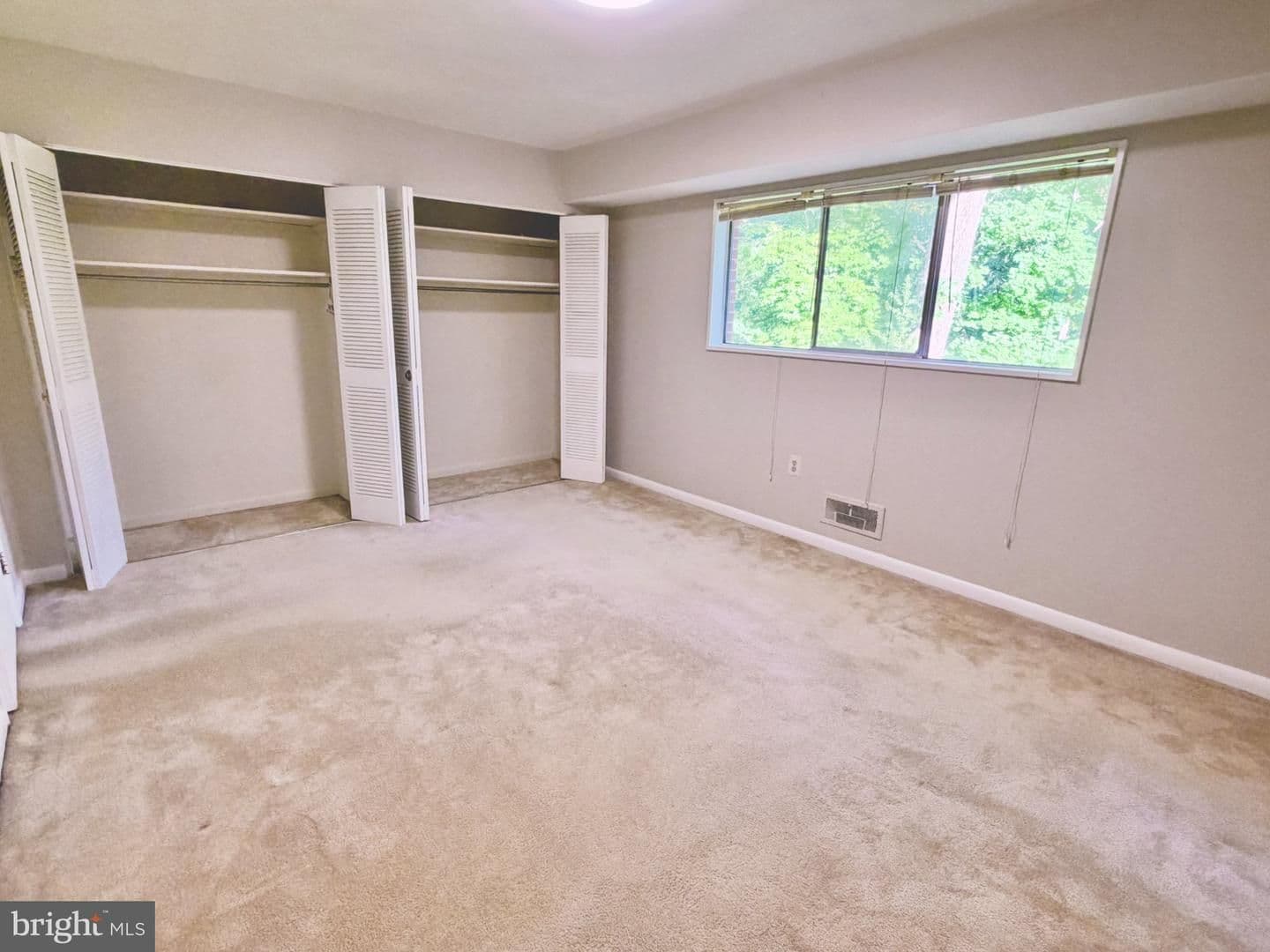 Bethesda, House: 10687 Weymouth St #103,