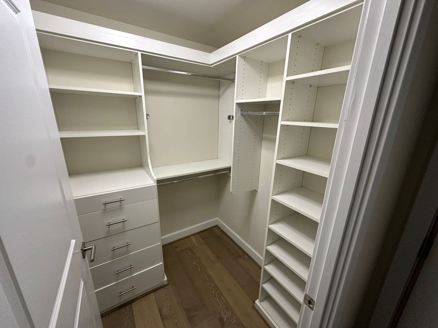 Bethesda Condo: 7171 Woodmont Ave #606-A
