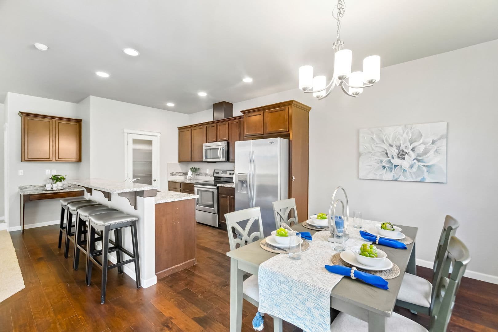 Bremerton House: 3824 Discovery Ave SW