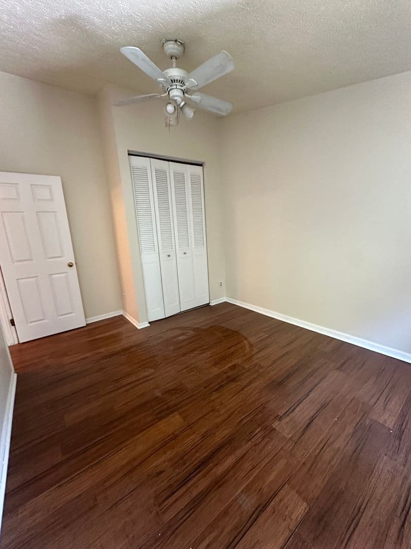 Marlton Townhome: 44 Waterview Ct