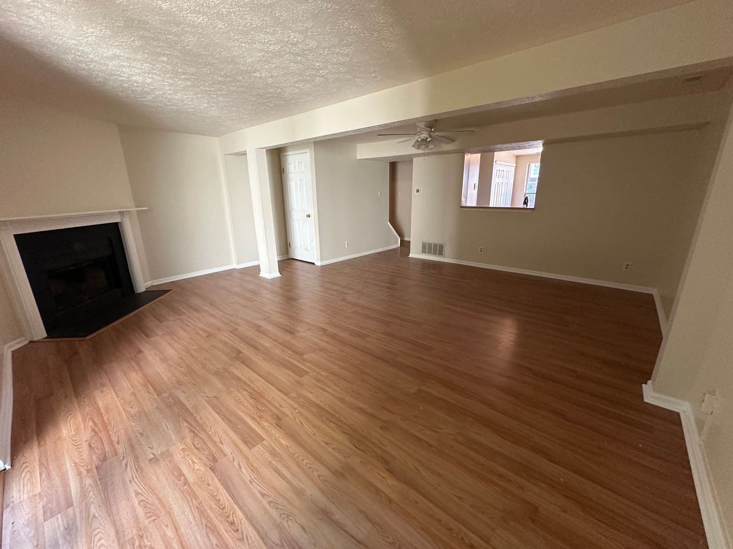 Marlton Townhome: 44 Waterview Ct
