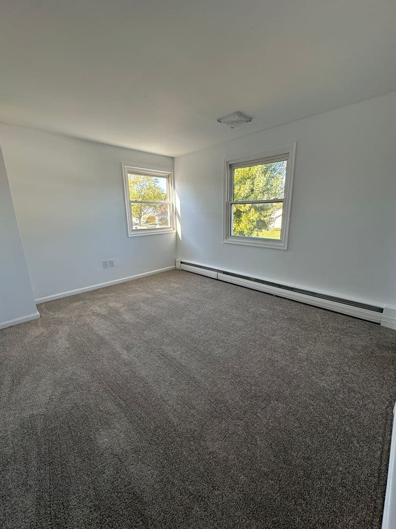 Willingboro House: 20 Peppermint Ln
