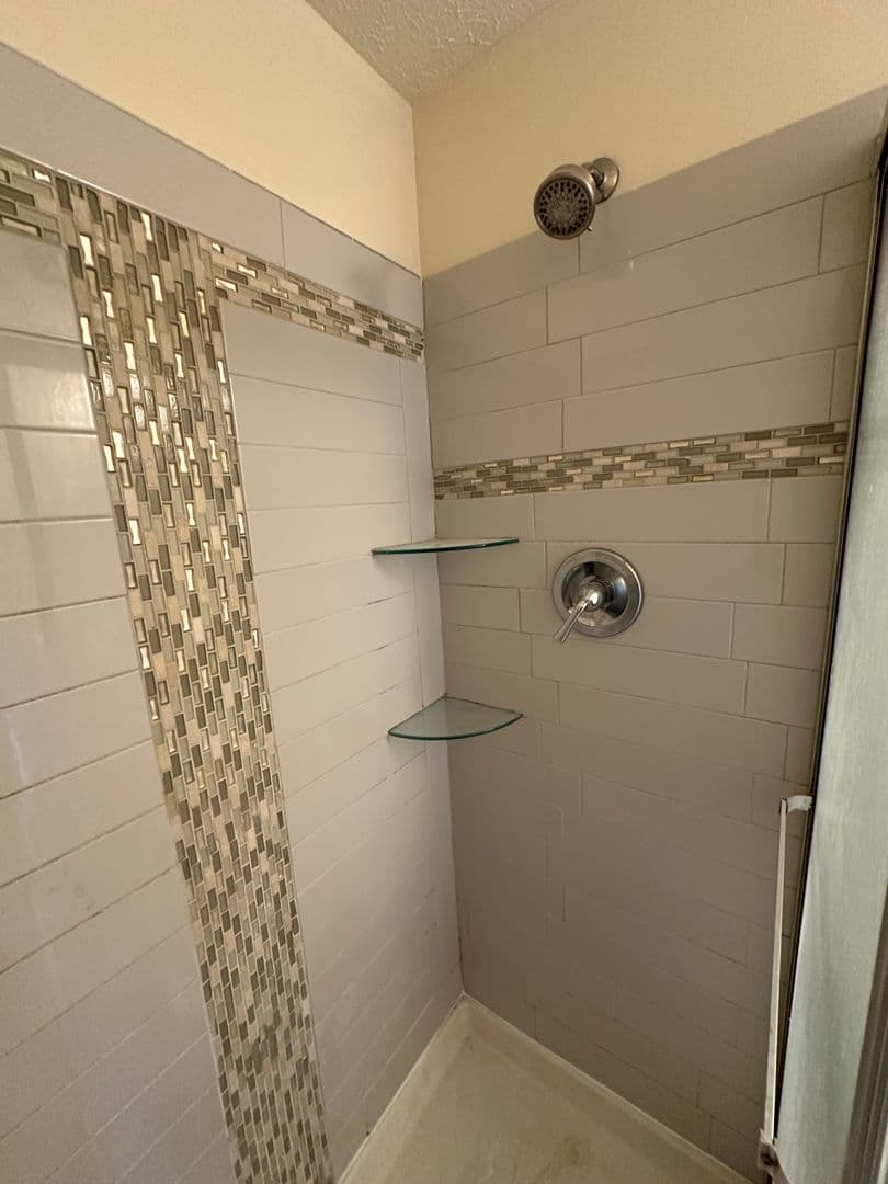 Marlton Townhome: 44 Waterview Ct