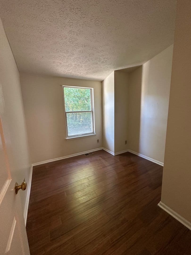 Marlton Townhome: 44 Waterview Ct