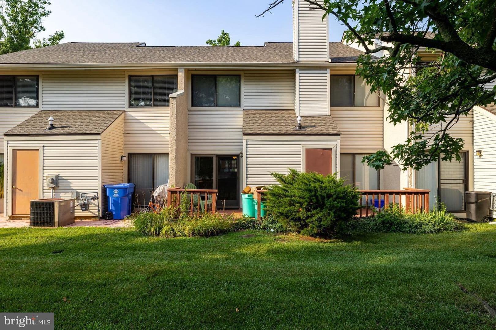 Mount Laurel House: 63 Viburnum Lane