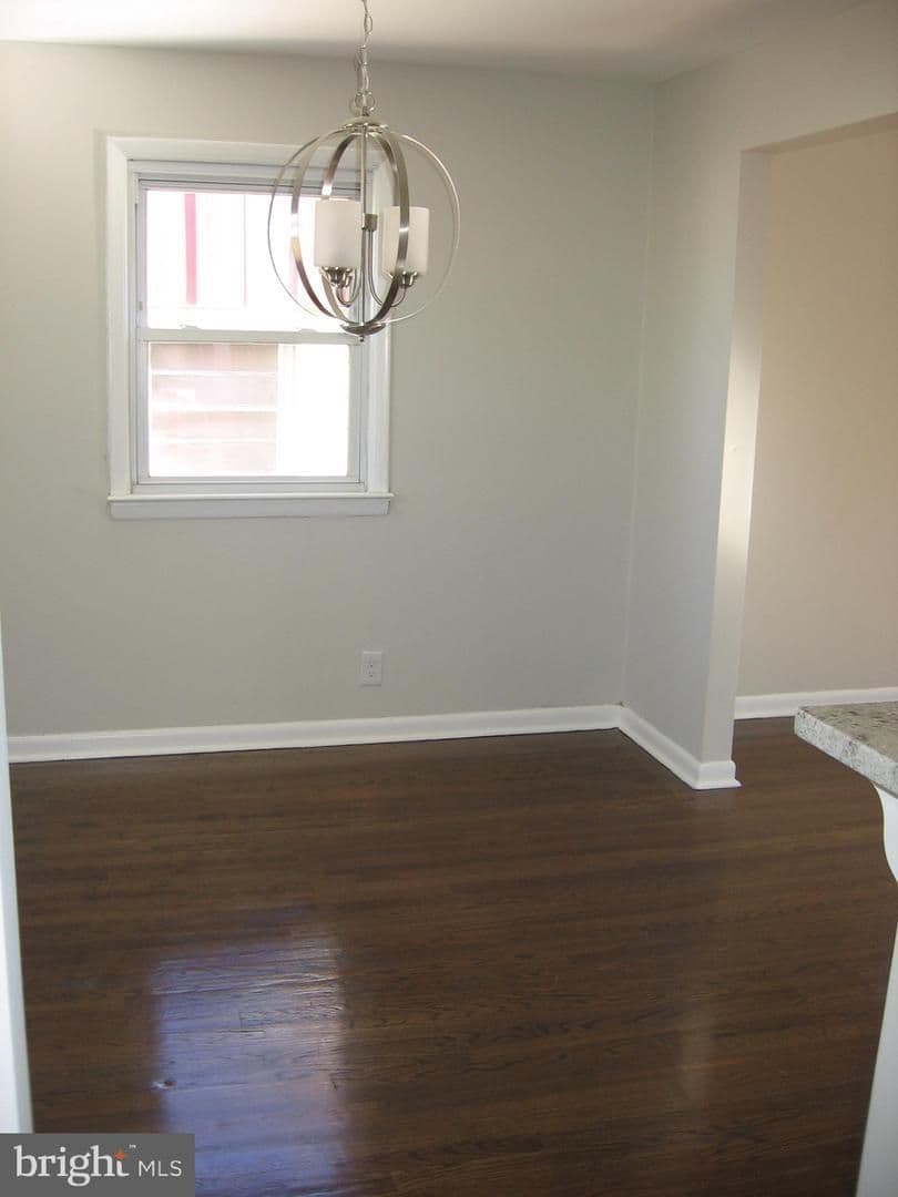 Burlington City House: 7 W 7th St