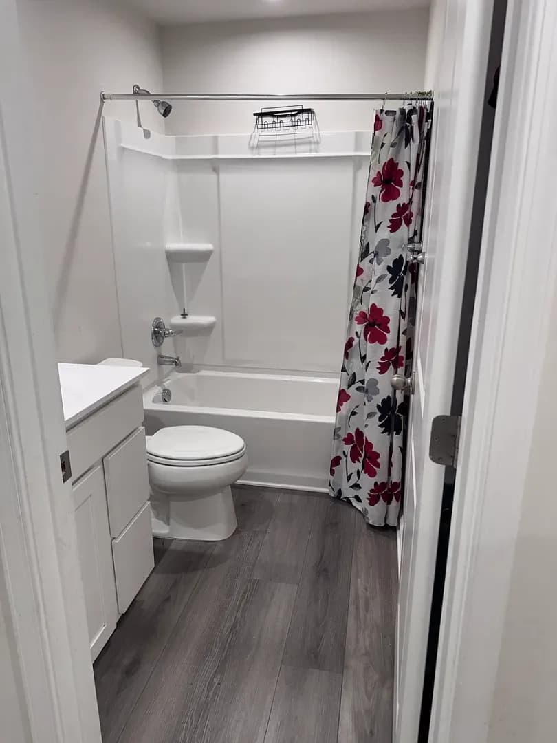 Beverly House: 39 F Parsons