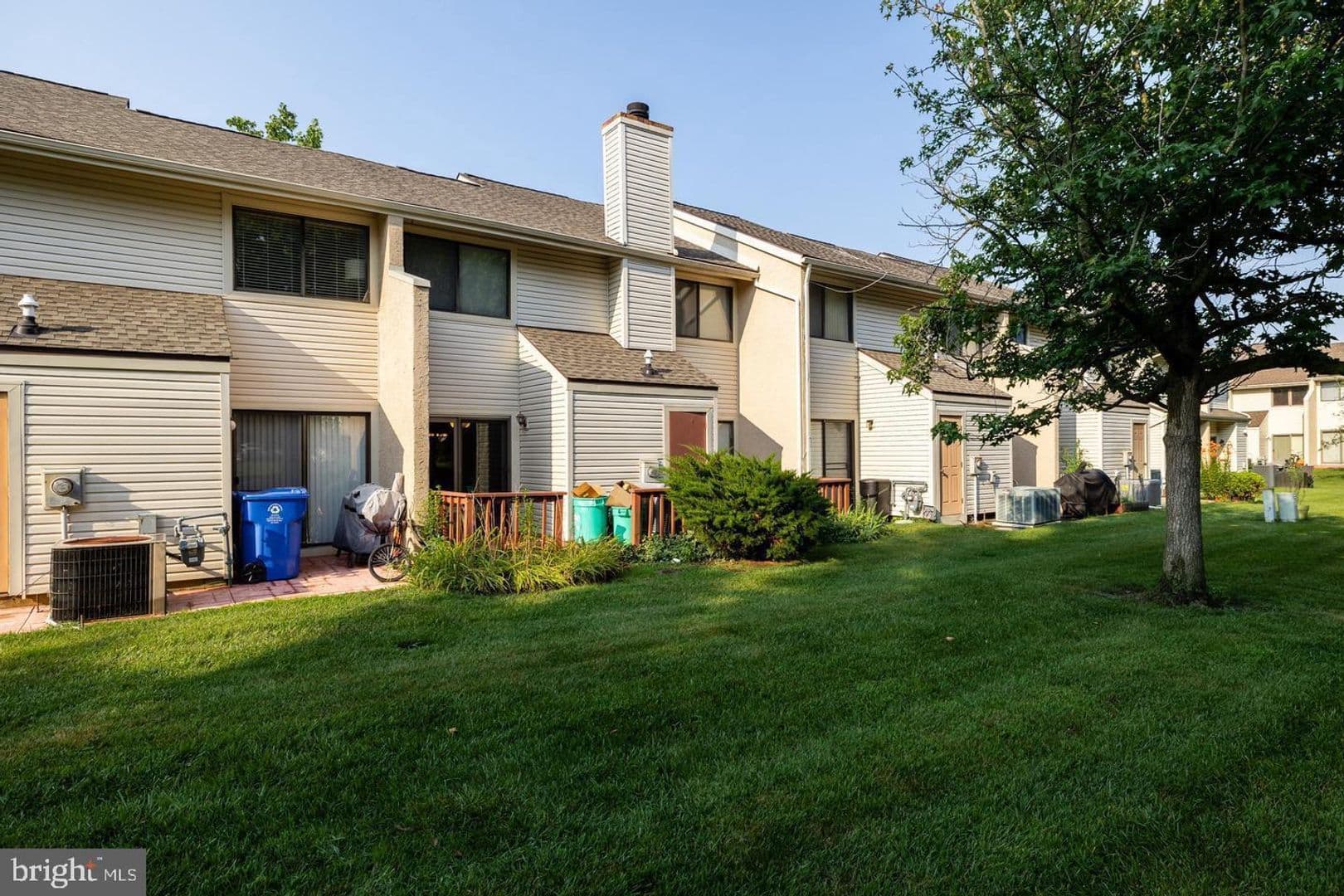Mount Laurel House: 63 Viburnum Lane