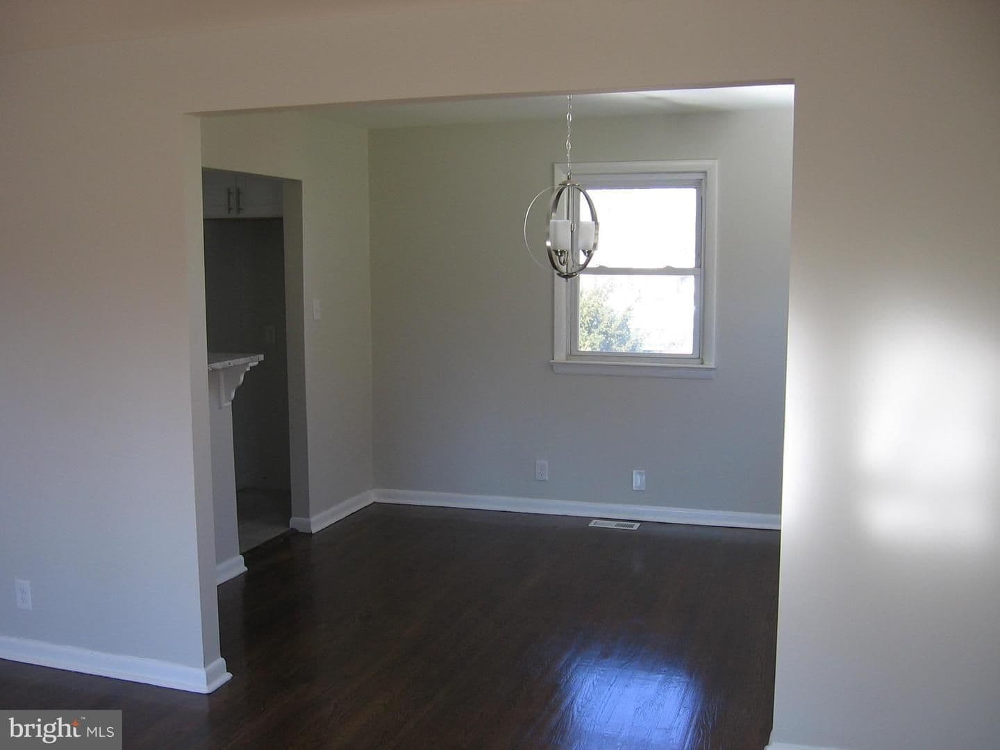 Burlington City House: 7 W 7th St