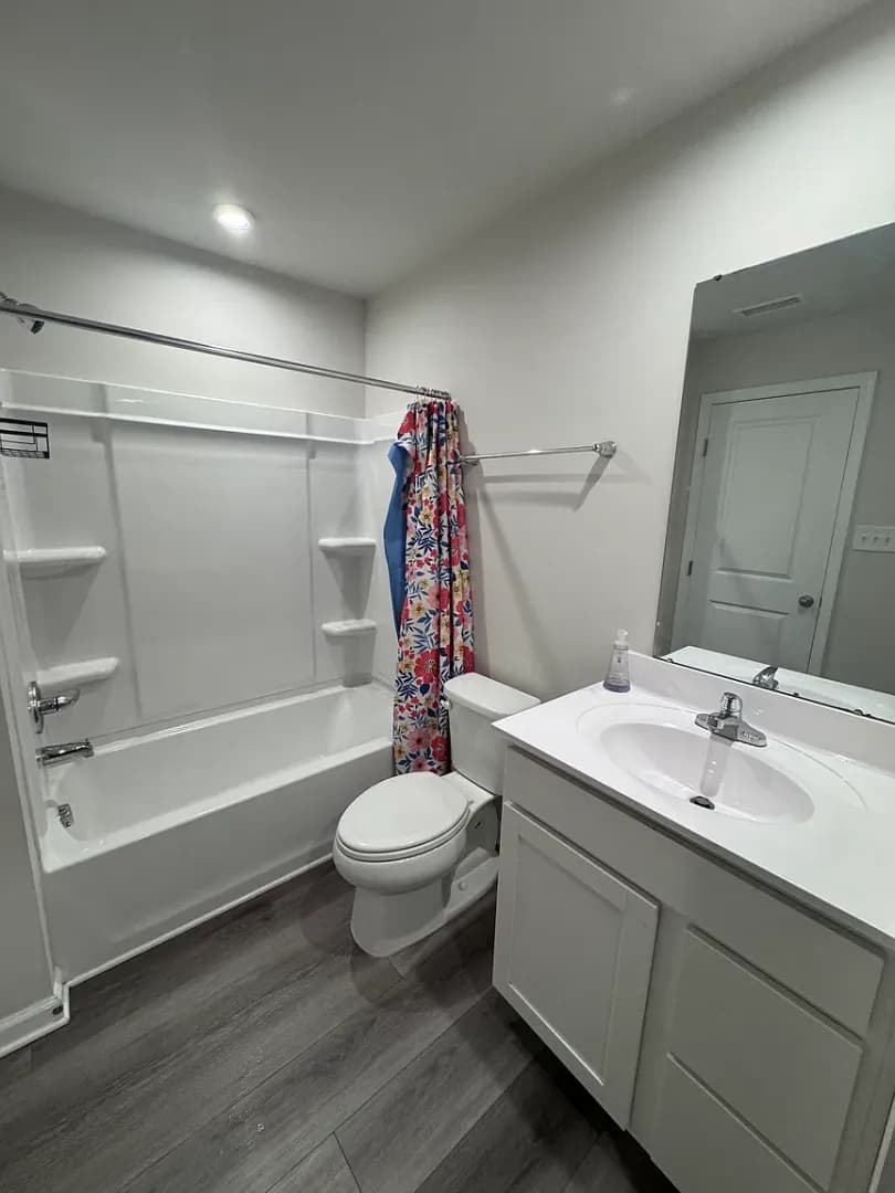 Beverly House: 39 F Parsons